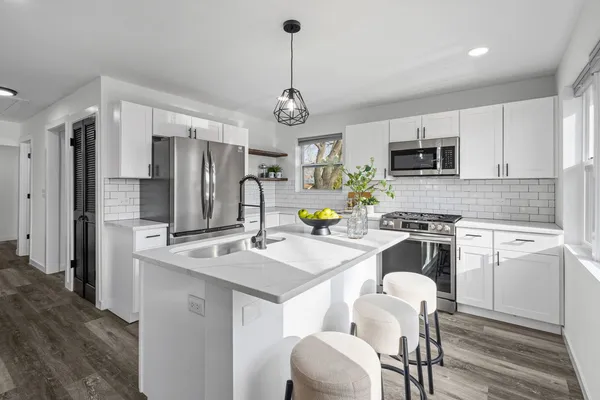 $515,000 | 23576 North Overhill Drive, Lake Zurich, IL 60047