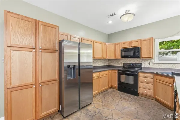 $240,000 | 612 Airway Drive, Fulton, MO 65251