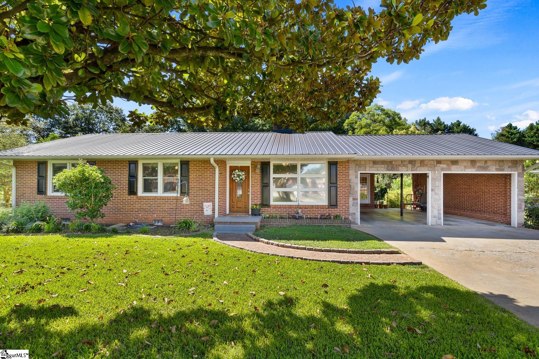 512 East Fredericks Street Anderson, SC 29621 - Photo 1 of 32 Gallery Image 1