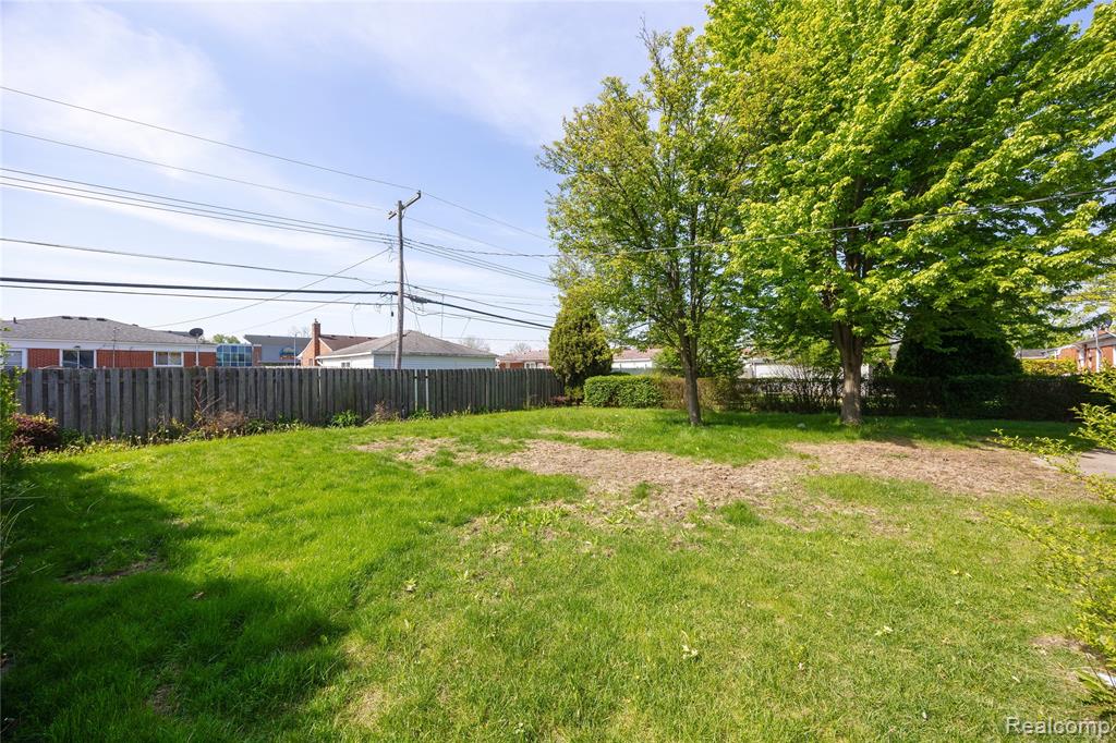 5646 Cambourne Road Dearborn Heights, MI 48127 - Photo 11 of 42