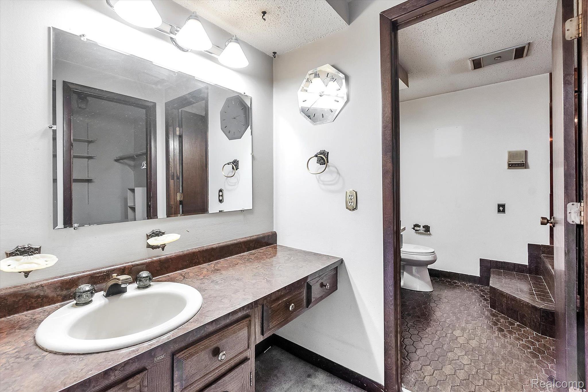11512 Center Road Fenton, MI 48430 - Photo 32 of 45 Gallery Image 32