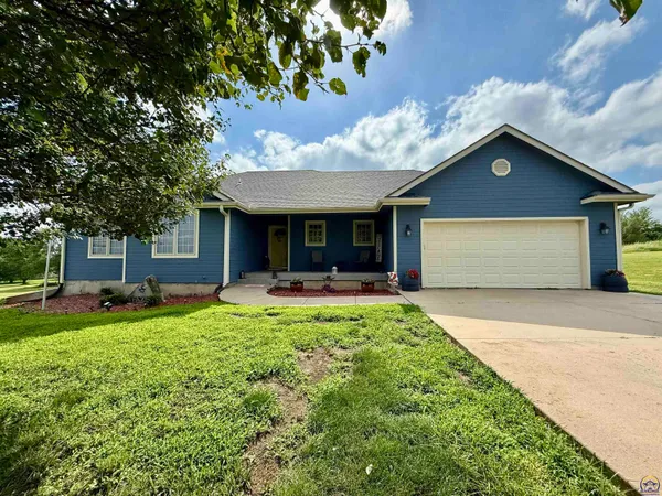 $374,900 | 5045 Northwest Rochester Road, Topeka, KS 66618