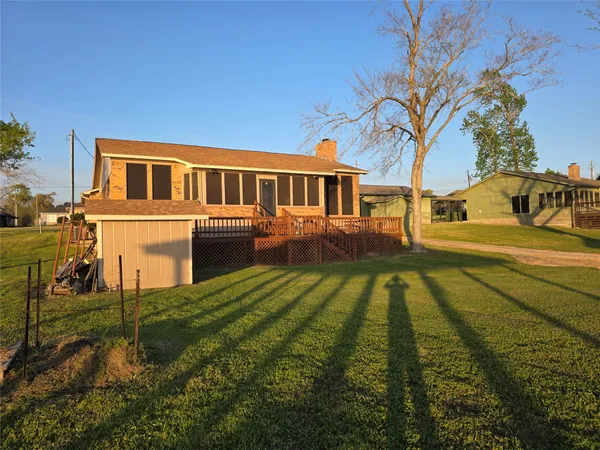 $470,000 | 482 West Cattle Drive, Onalaska, TX 77360