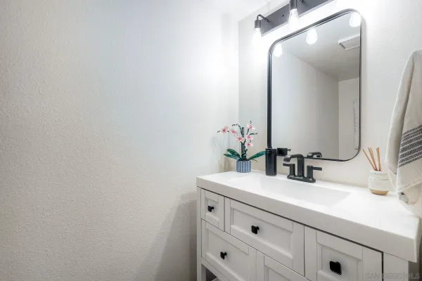 $1,425,000 | 4070 Caminito Meliado, San Diego, CA 92122