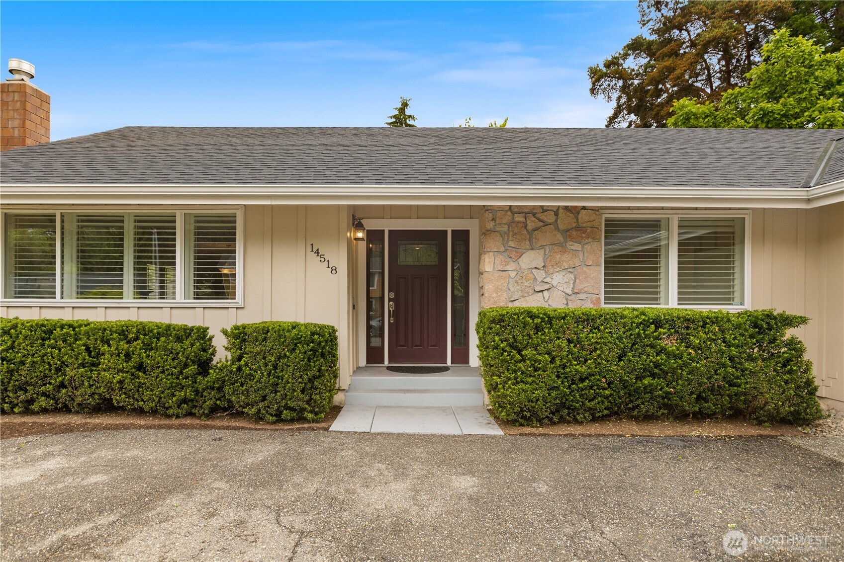 14518 112th Avenue Northeast Kirkland, WA 98034 - Photo 2 of 38