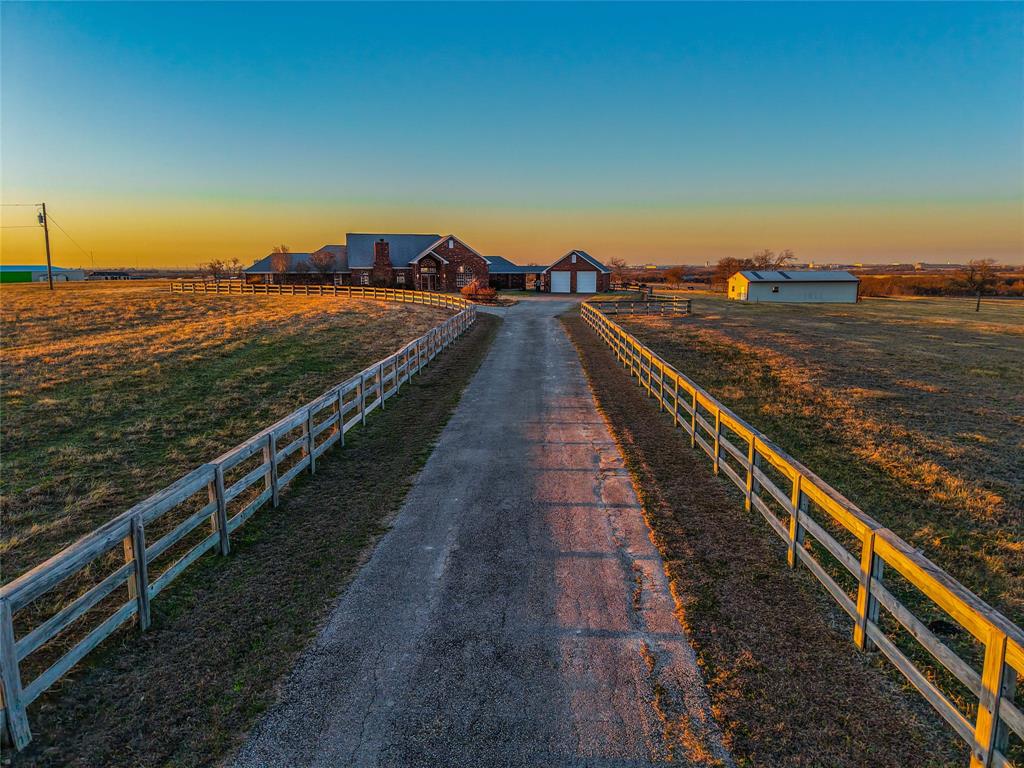 1041 Clarence Road Temple, TX 76501 - Photo 7 of 36 a view of an ocean from a balcony