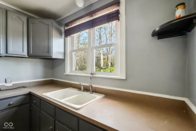 $260,000 | 2855 West 76th Street, Indianapolis, IN 46268