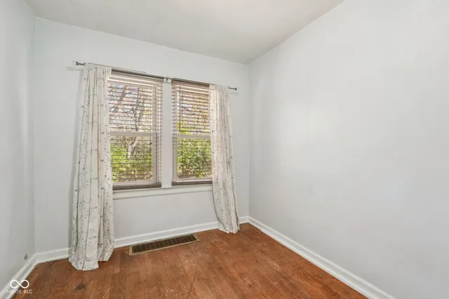 $260,000 | 2855 West 76th Street, Indianapolis, IN 46268