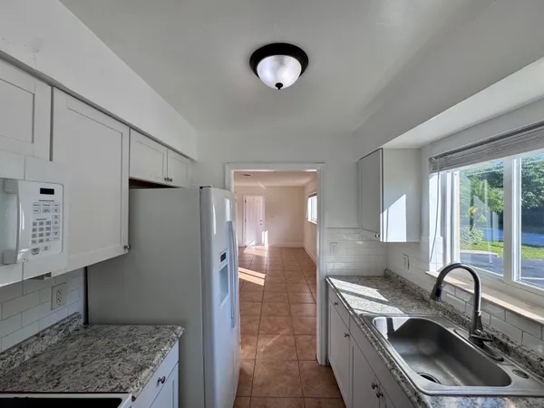 $2,200 | 3101 Northeast 7th Avenue, Unit B, Pompano Beach, FL 33064