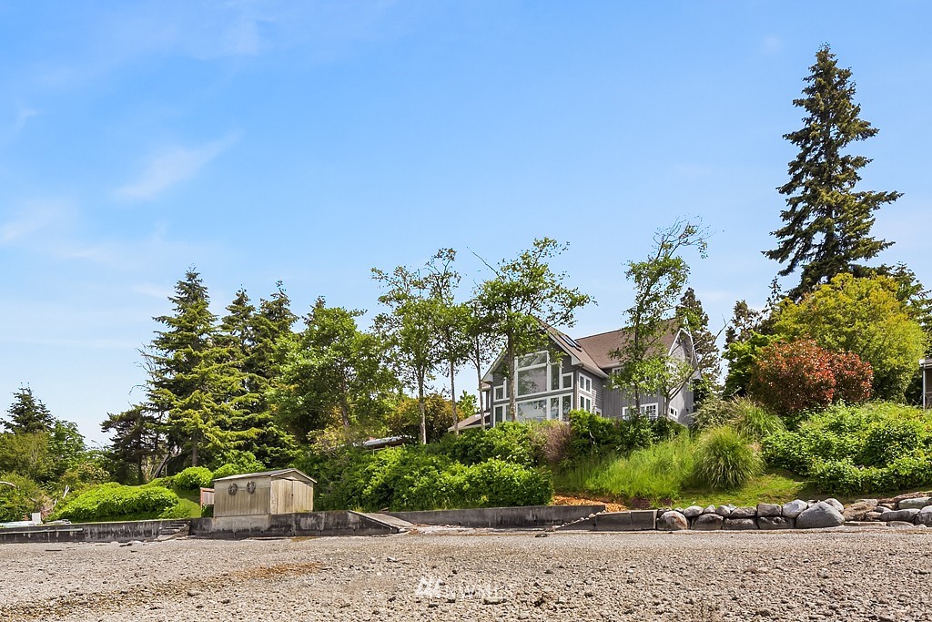 22905 Kingsbury Road Southwest Vashon, WA 98070 - Photo 1 of 25 Gallery Image 1