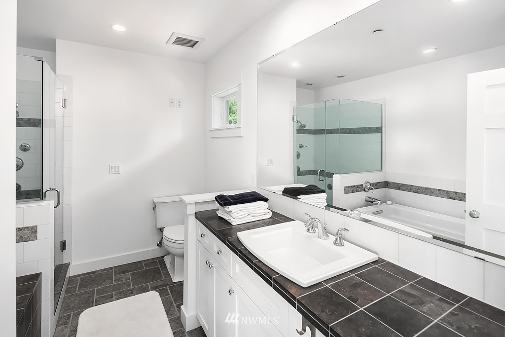 22905 Kingsbury Road Southwest Vashon, WA 98070 - Photo 19 of 25 Gallery Image 19