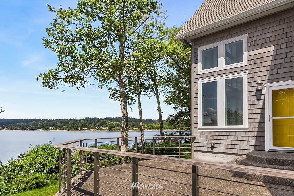 22905 Kingsbury Road Southwest Vashon, WA 98070 - Photo 4 of 25 Gallery Image 4