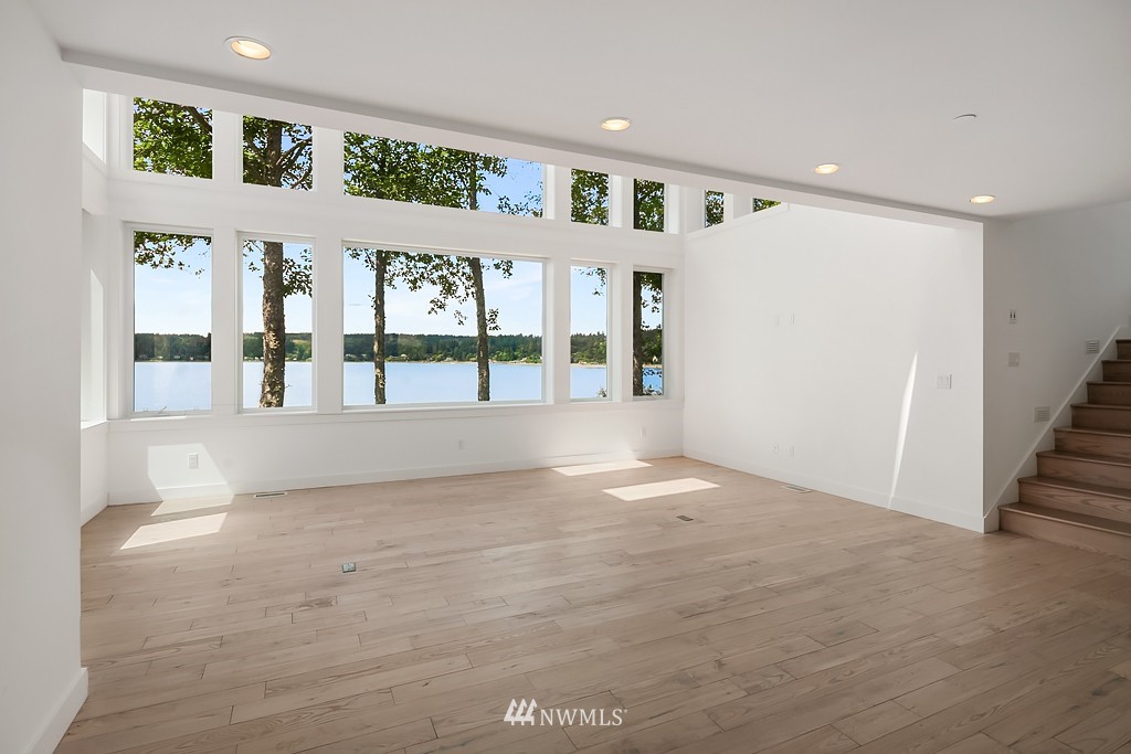 22905 Kingsbury Road Southwest Vashon, WA 98070 - Photo 7 of 25 Gallery Image 7