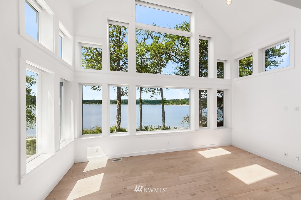 22905 Kingsbury Road Southwest Vashon, WA 98070 - Photo 8 of 25 Gallery Image 8