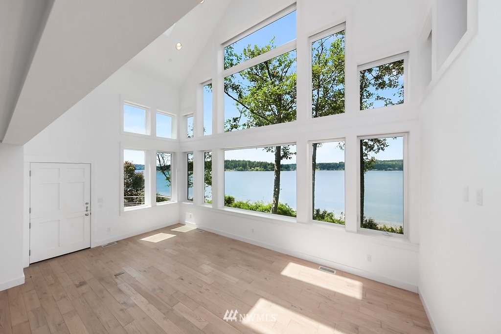 22905 Kingsbury Road Southwest Vashon, WA 98070 - Photo 9 of 25 Gallery Image 9