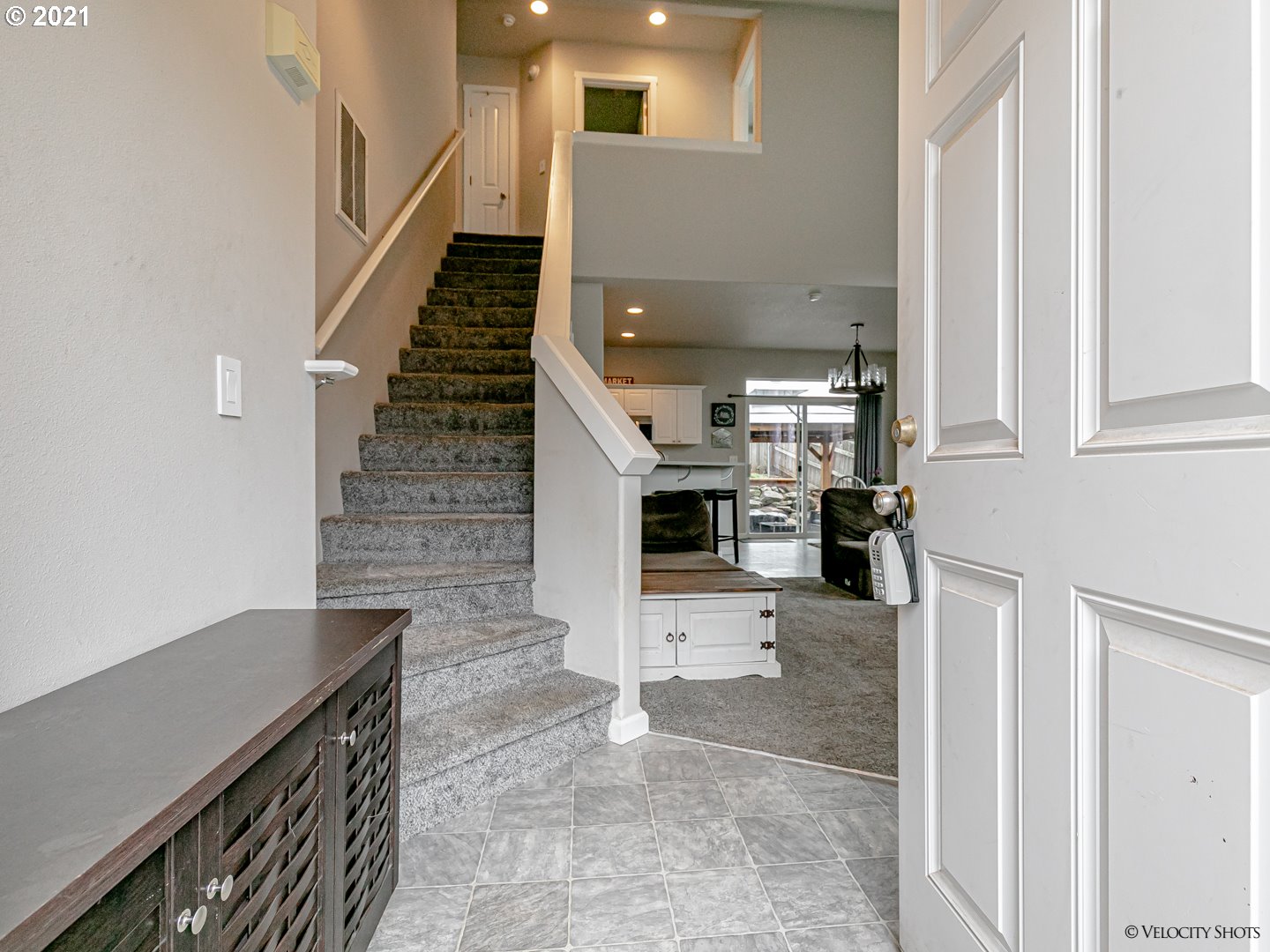 37720 Rachael Drive Sandy, OR 97055 - Photo 2 of 27 Gallery Image 2
