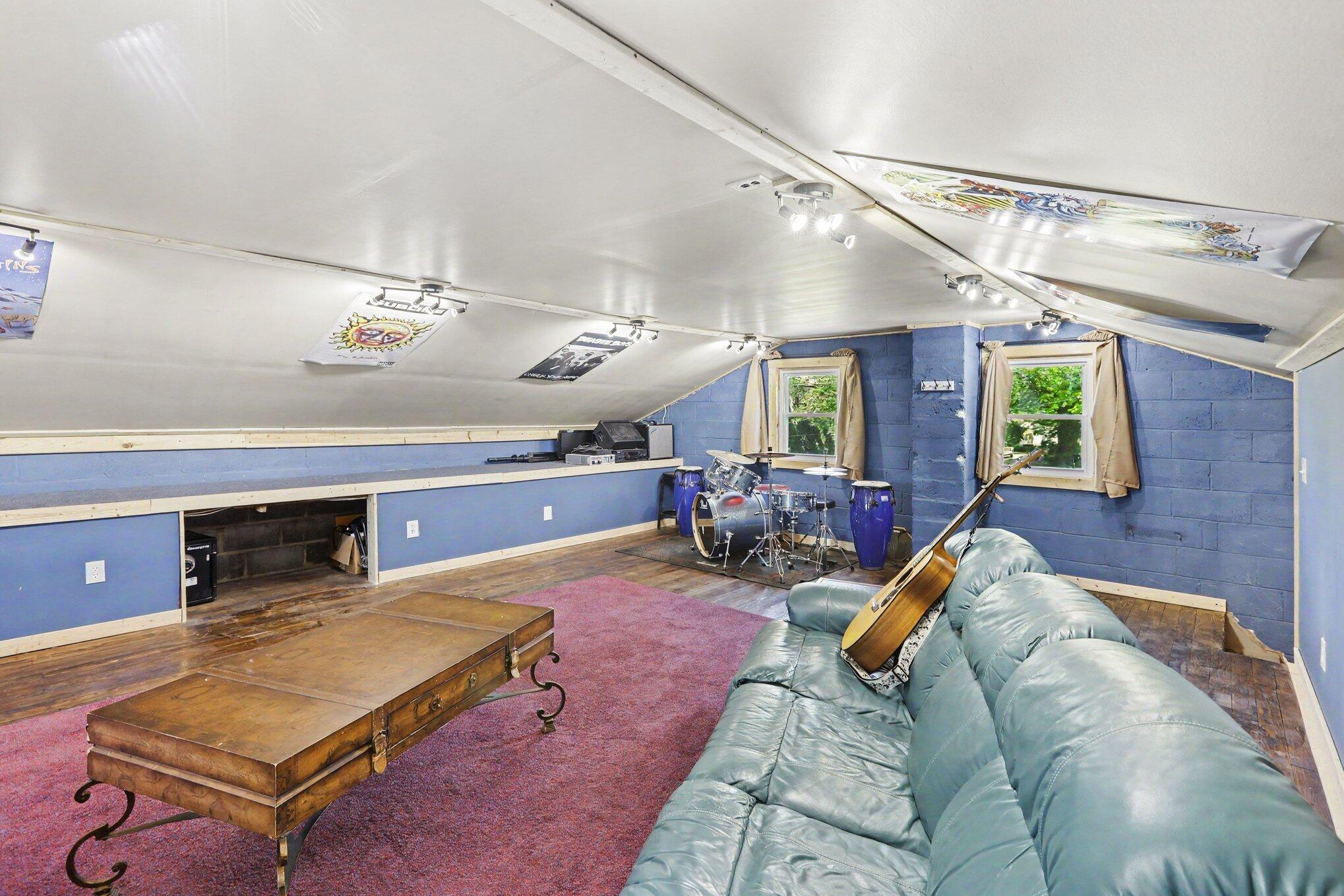 28269 Goddard Road Romulus, MI 48174 - Photo 16 of 28 018_file_4566