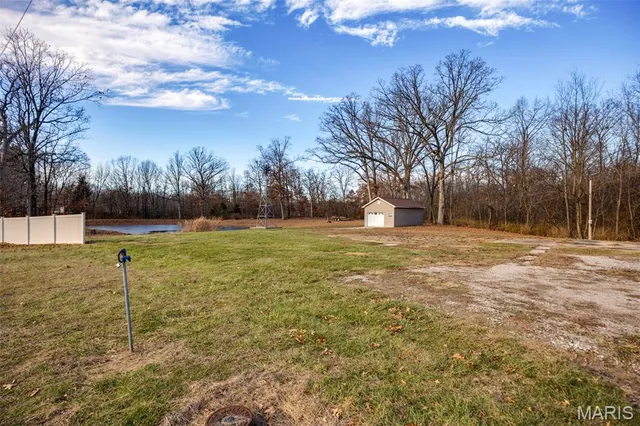 $130,000 | 491 Oak Creek Trail, Mount Olive, IL 62069