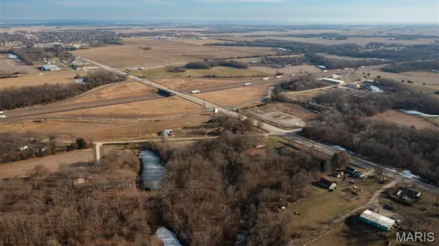 $130,000 | 491 Oak Creek Trail, Mount Olive, IL 62069