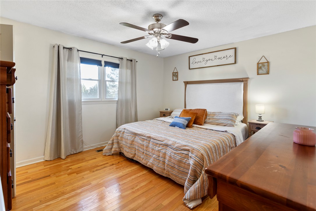 709 Poplar Springs Road Westminster, SC 29693 - Photo 11 of 33 Main house Main bedroom