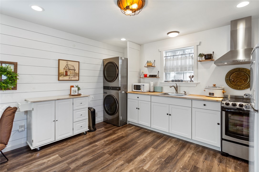 709 Poplar Springs Road Westminster, SC 29693 - Photo 22 of 33 Tiny Home Kitchen