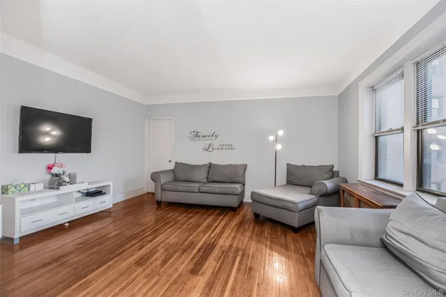 $160,000 | 590 East 3rd Street, Unit 2D, Mount Vernon, NY 10553