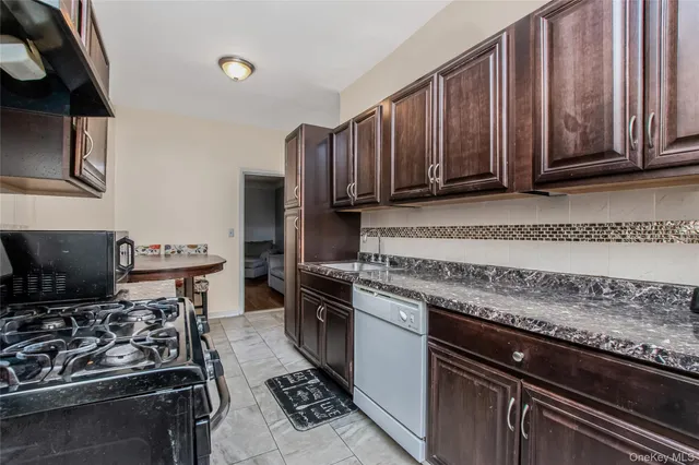 $160,000 | 590 East 3rd Street, Unit 2D, Mount Vernon, NY 10553