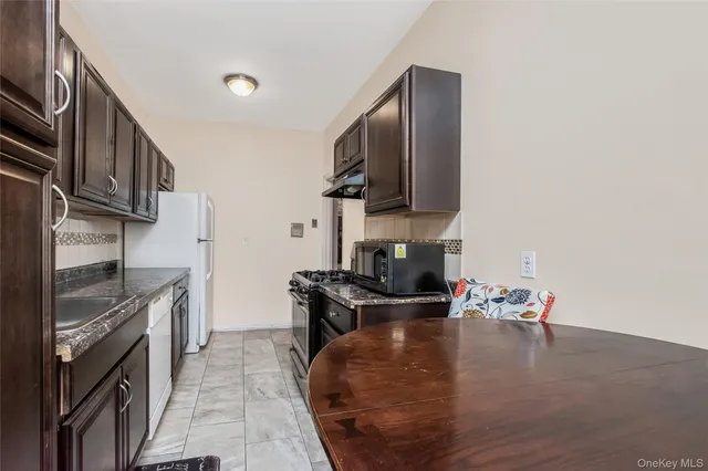 $160,000 | 590 East 3rd Street, Unit 2D, Mount Vernon, NY 10553