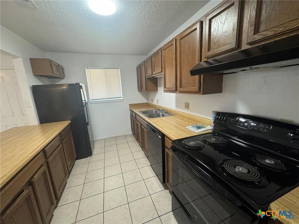 309 East Walnut Street, Unit 2 Seguin, TX 78155 - Photo 4 of 9