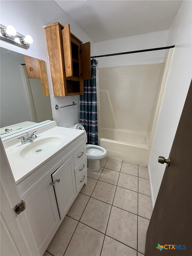 309 East Walnut Street, Unit 2 Seguin, TX 78155 - Photo 7 of 9