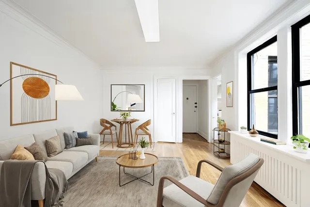 $895,000 | 319 West 18th Street, Unit 5H | Chelsea
