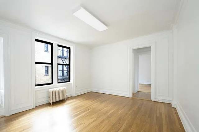 $895,000 | 319 West 18th Street, Unit 5H | Chelsea