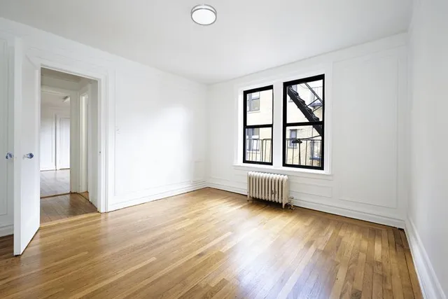 $895,000 | 319 West 18th Street, Unit 5H | Chelsea