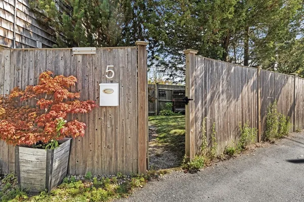 $548,000 | 5 Wise Place, Gloucester, MA 01930