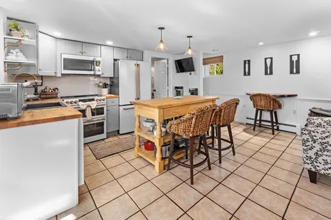 $500,000 | 5 Wise Place, Gloucester, MA 01930