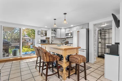 $500,000 | 5 Wise Place, Gloucester, MA 01930