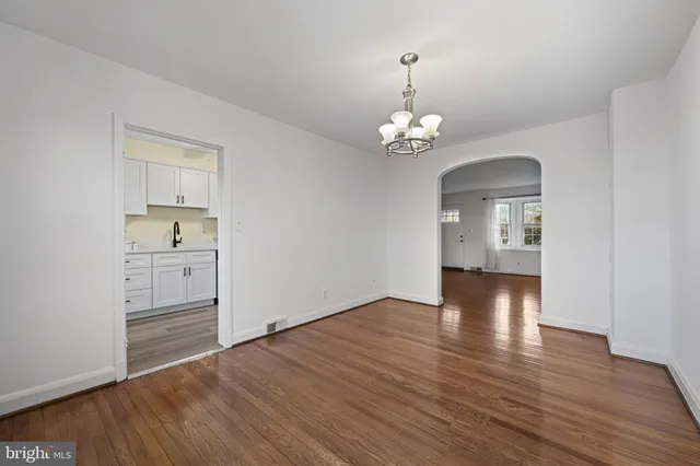 $2,400 | 132 Overbrook Road, Baltimore, MD 21212