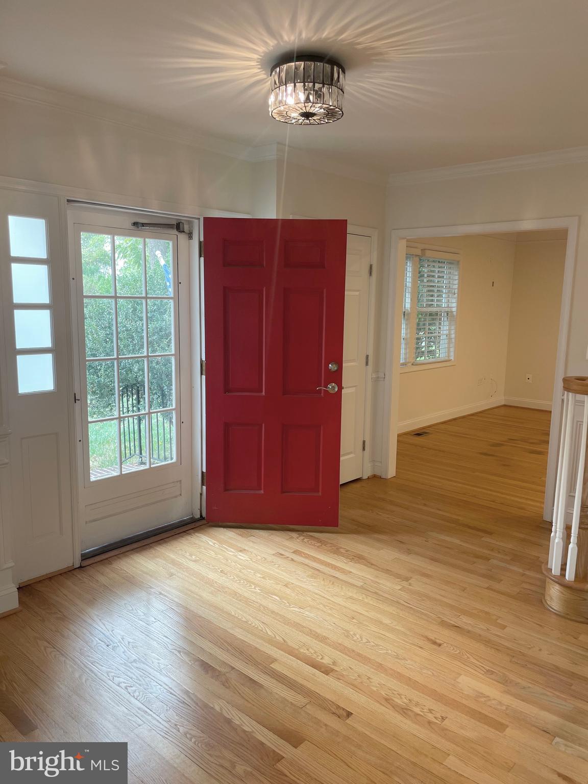 9309 Main Street Manassas, VA 20110 - Photo 23 of 60 Front Entry - Foyer