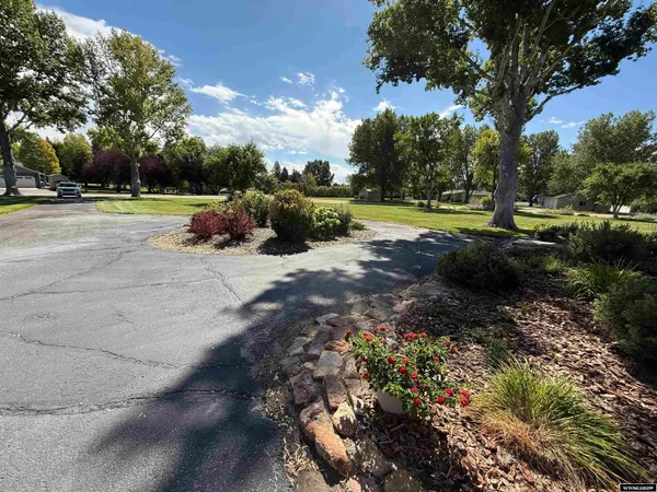 $735,000 | 460 Country Club Drive, Riverton, WY 82501