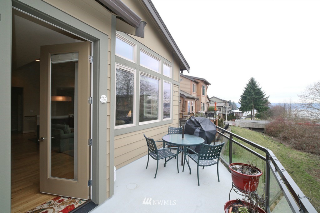 4075 Wells Avenue North Renton, WA 98056 - Photo 12 of 24 Gallery Image 12
