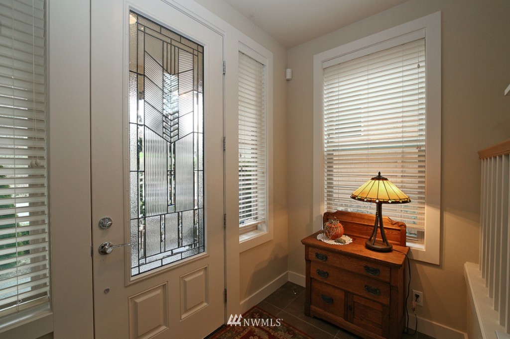 4075 Wells Avenue North Renton, WA 98056 - Photo 3 of 24 Gallery Image 3