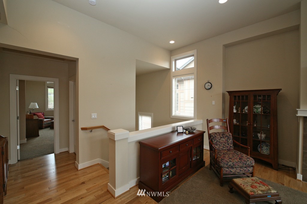 4075 Wells Avenue North Renton, WA 98056 - Photo 6 of 24 Gallery Image 6