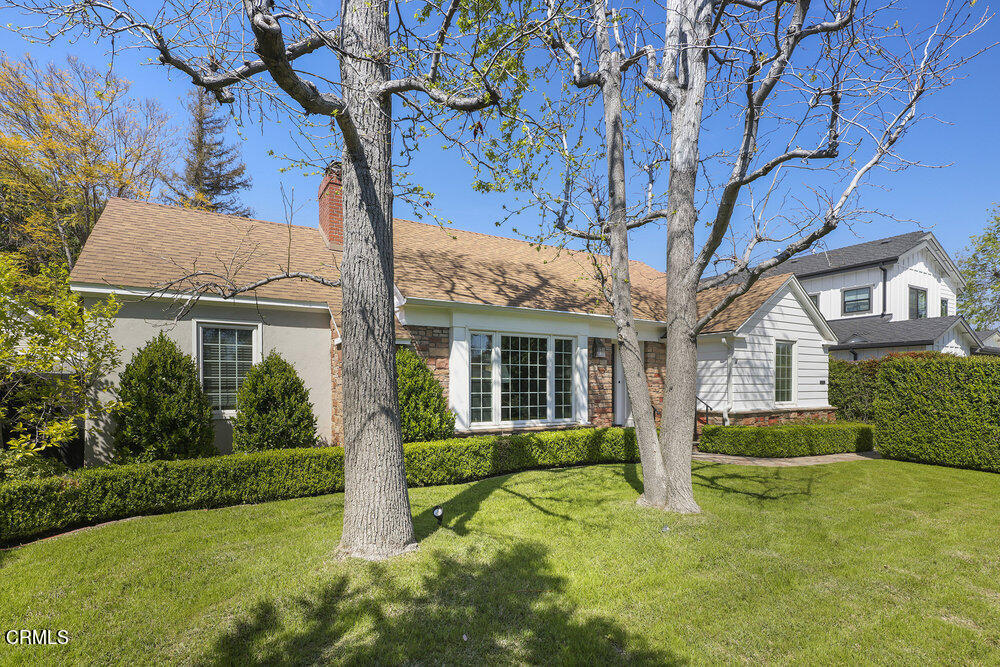 3657 Thorndale Road Pasadena, CA 91107 - Photo 2 of 44 a front view of a house with garden