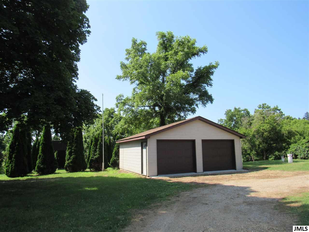 12195 East Chicago Road Jerome, MI 49249 - Photo 4 of 31 Photo 4
