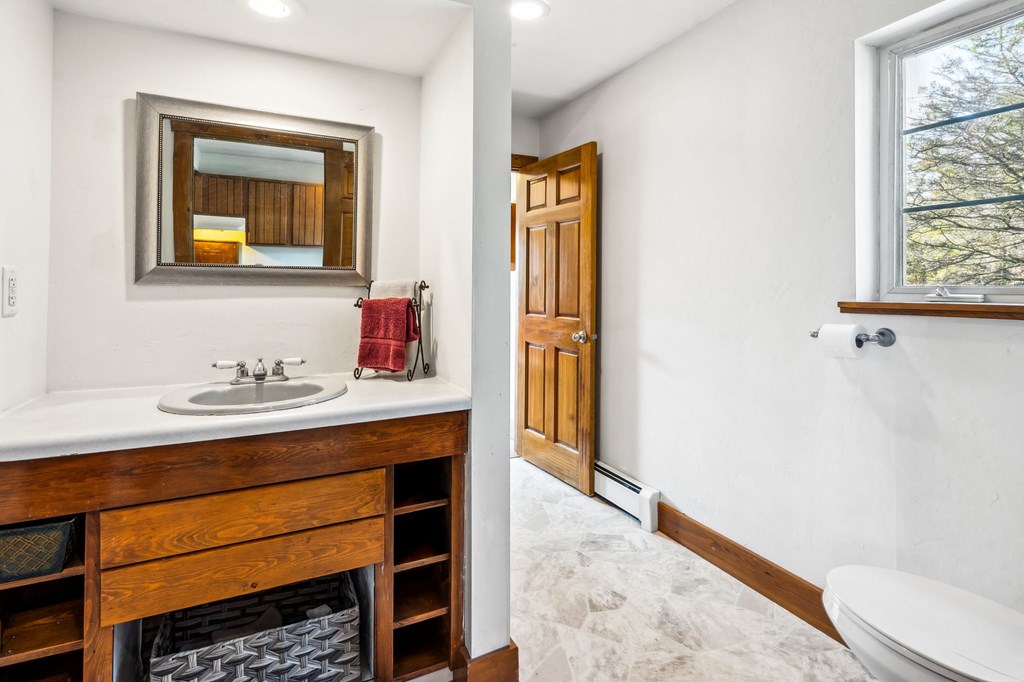7254 Hammarstrom Road Sturgeon Bay, WI 54235 - Photo 16 of 39 First Floor Bath