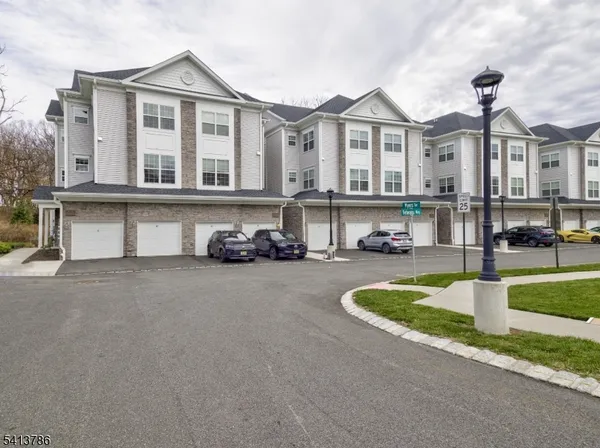 $4,200 | 67 Veterans Way, Morris Plains, NJ 07950