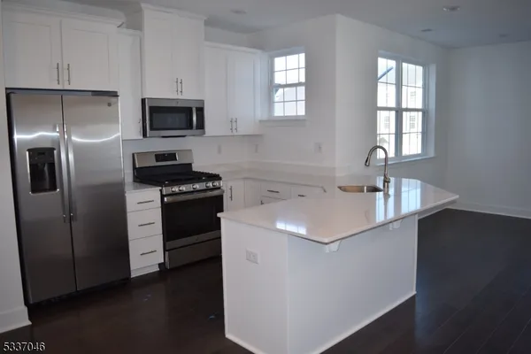 $4,200 | 67 Veterans Way, Morris Plains, NJ 07950