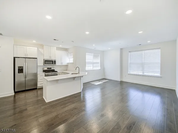 $4,200 | 67 Veterans Way, Morris Plains, NJ 07950