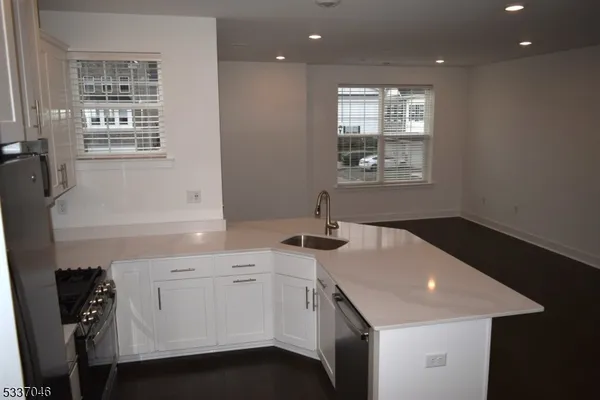 $4,200 | 67 Veterans Way, Morris Plains, NJ 07950