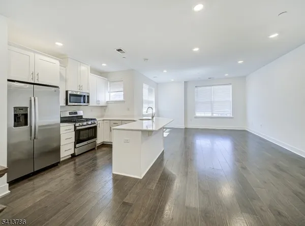 $4,200 | 67 Veterans Way, Morris Plains, NJ 07950